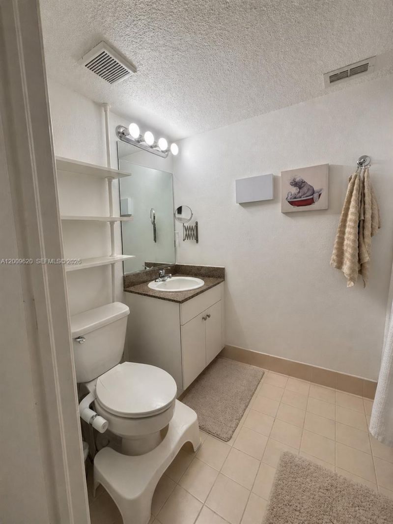 630 85th St, Unit 101, Miami Beach, FL 33141 Photo