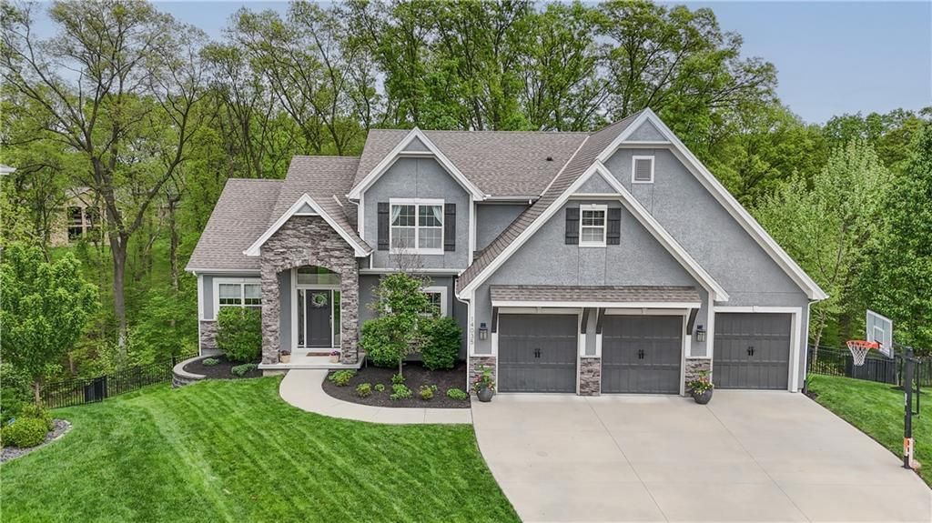 14035 Trail Creek Court, Parkville, MO 64152 Main Photo
