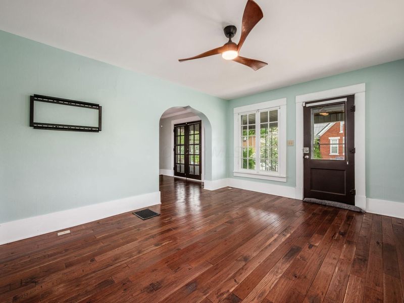 306 E Jenkins Avenue, Columbus, OH 43207 Photo 5