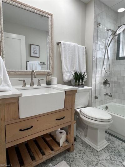 7087 Barrington Cir, Unit 201, Naples, FL 34108 Photo