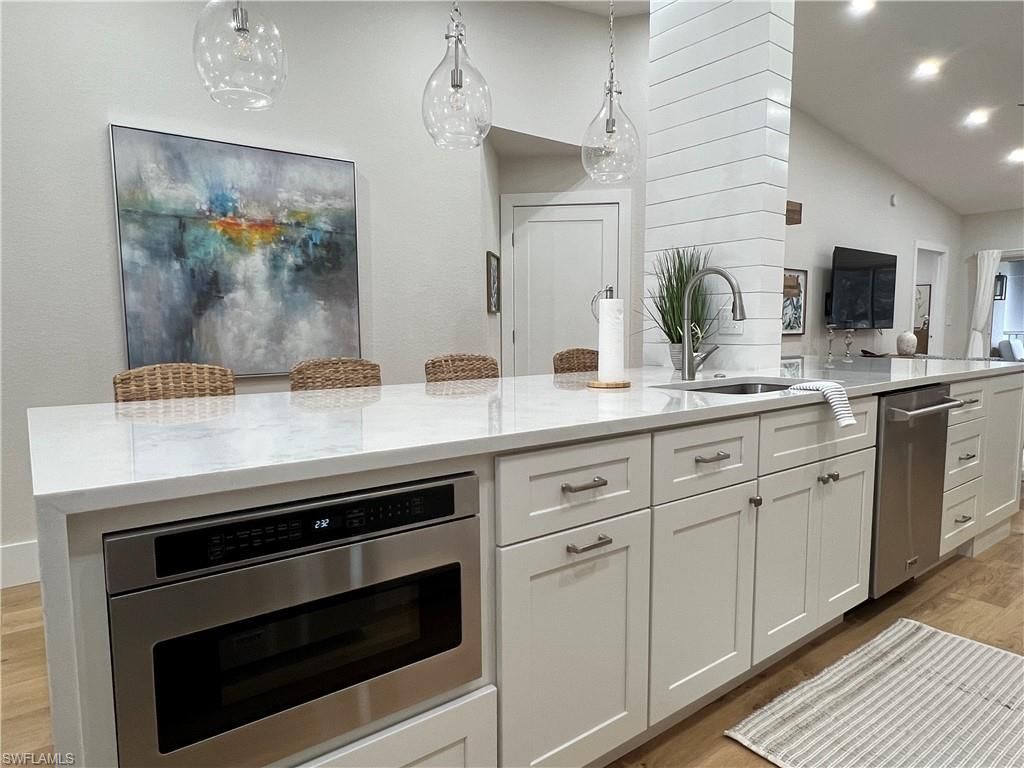 7087 Barrington Cir, Unit 201, Naples, FL 34108 Photo