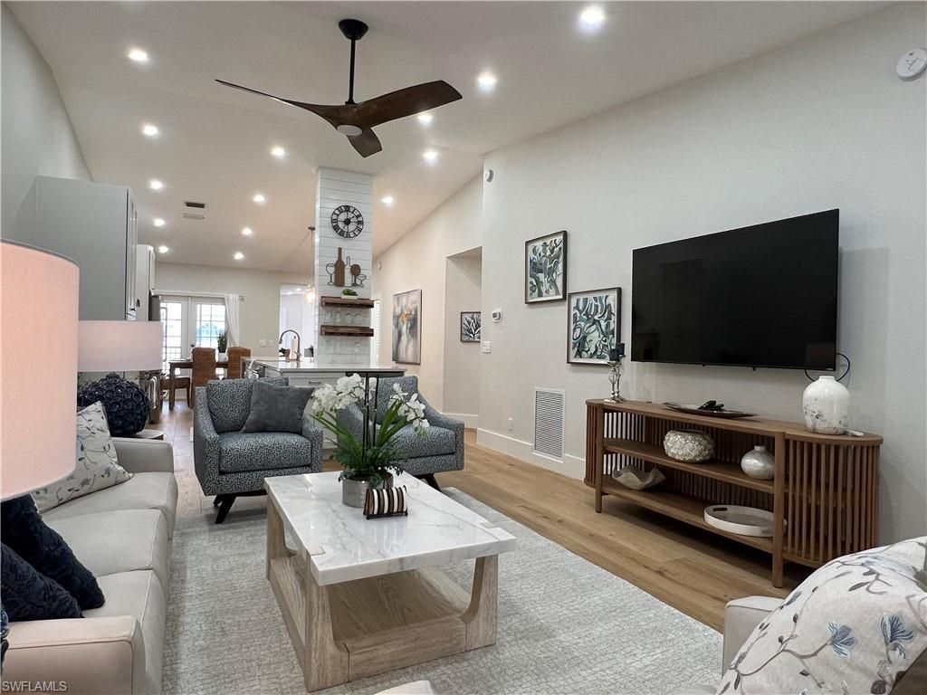 7087 Barrington Cir, Unit 201, Naples, FL 34108 Photo