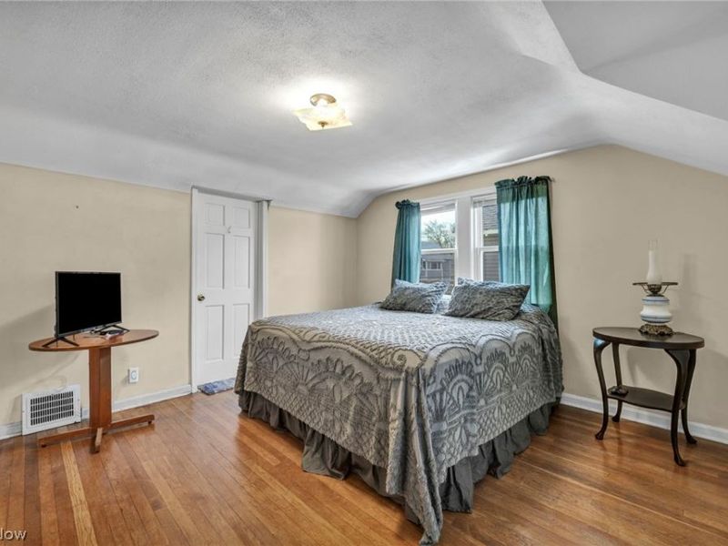 2027 Tampa Avenue, Cleveland, OH 44109 Photo 14