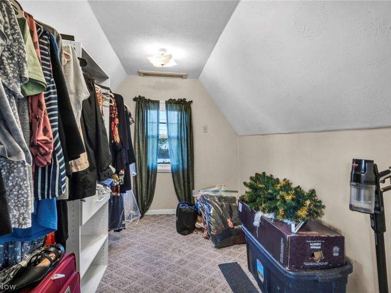 2027 Tampa Avenue, Cleveland, OH 44109 Photo 23