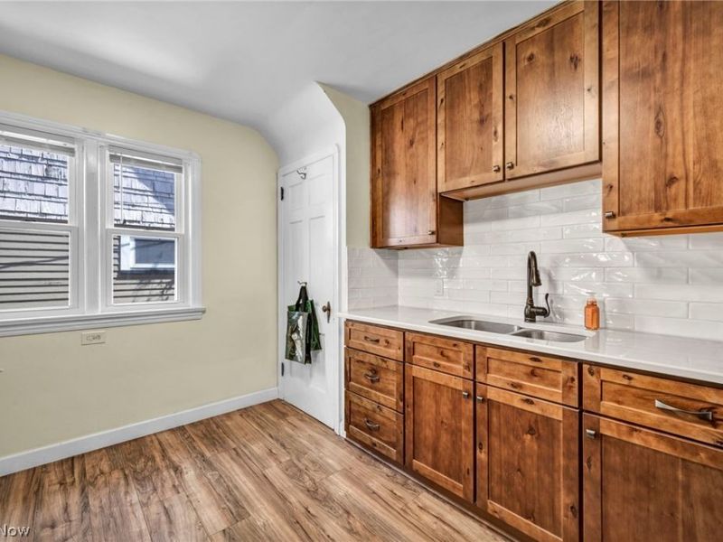 2027 Tampa Avenue, Cleveland, OH 44109 Photo 8