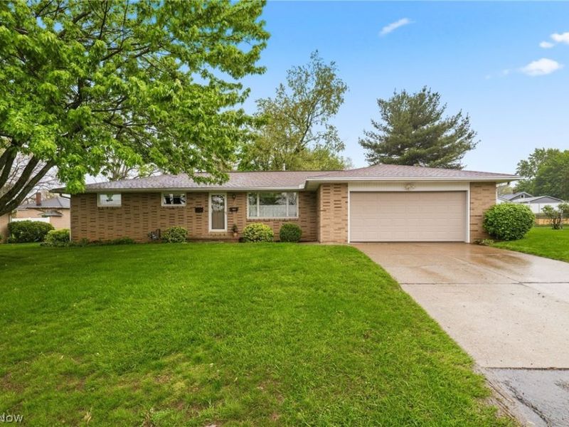 462 Ford Street NW, Massillon, OH 44647 Photo 1