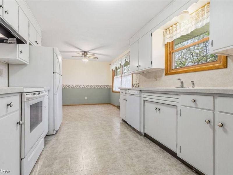 462 Ford Street NW, Massillon, OH 44647 Photo 10