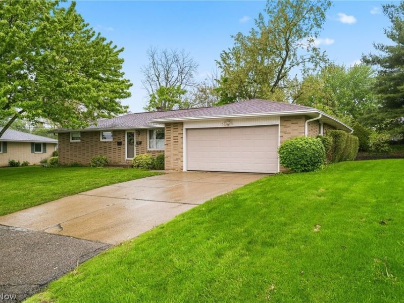 462 Ford Street NW, Massillon, OH 44647 Photo 2