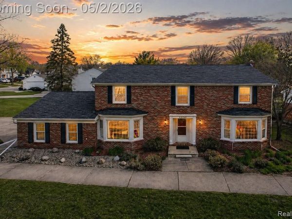 35746 Old Homestead Drive, Farmington, MI 48335
