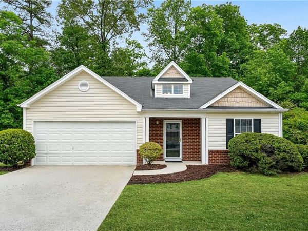 6753 Merrywood Drive , Fairburn, GA 30213