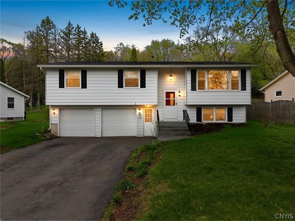 303 Crestwood Drive , Camillus, NY 13031