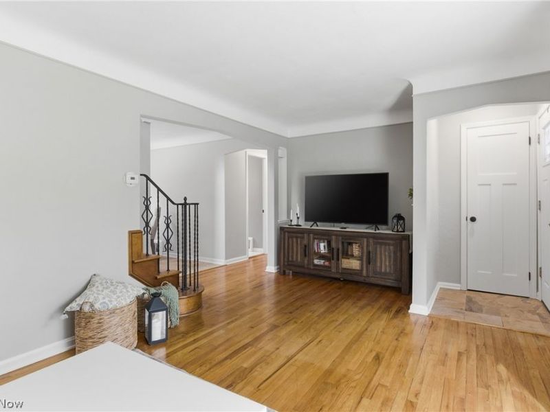 5175 Cheltenham Boulevard, Lyndhurst, OH 44124 Photo 4
