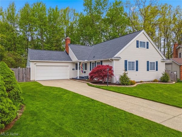 29575 Dorchester Drive , North Olmsted, OH 44070