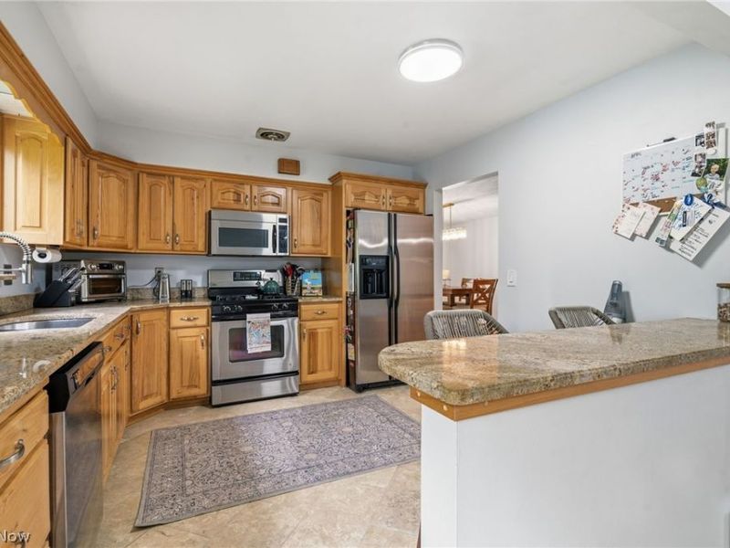 29575 Dorchester Drive, North Olmsted, OH 44070 Photo 10