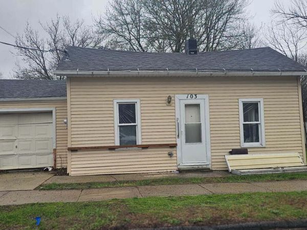 103 W Cherry Street , Liberty Center, OH 43532