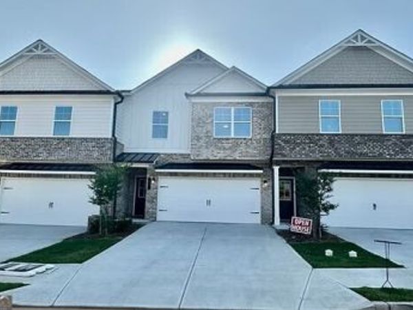 15 Creekside Commons Drive, Hoschton, GA 30548