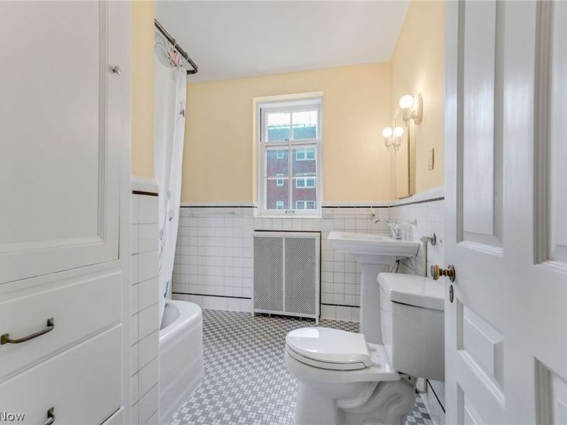 13415 Shaker Boulevard, Unit 11H4, Cleveland, OH 44120 Photo 11