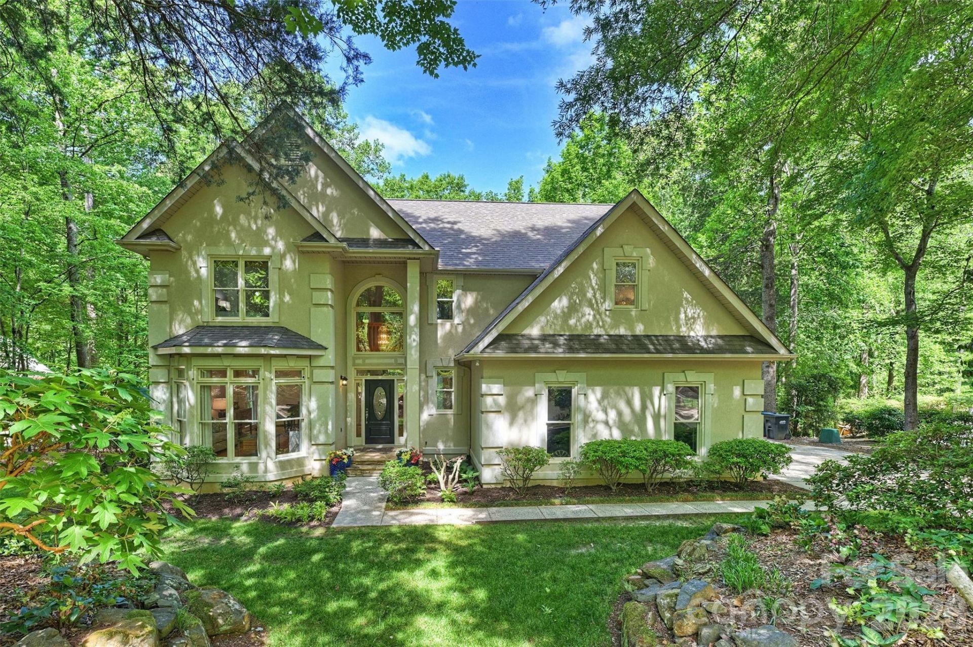 7133 Cobblecreek Drive, Matthews, NC 28104 Main Photo
