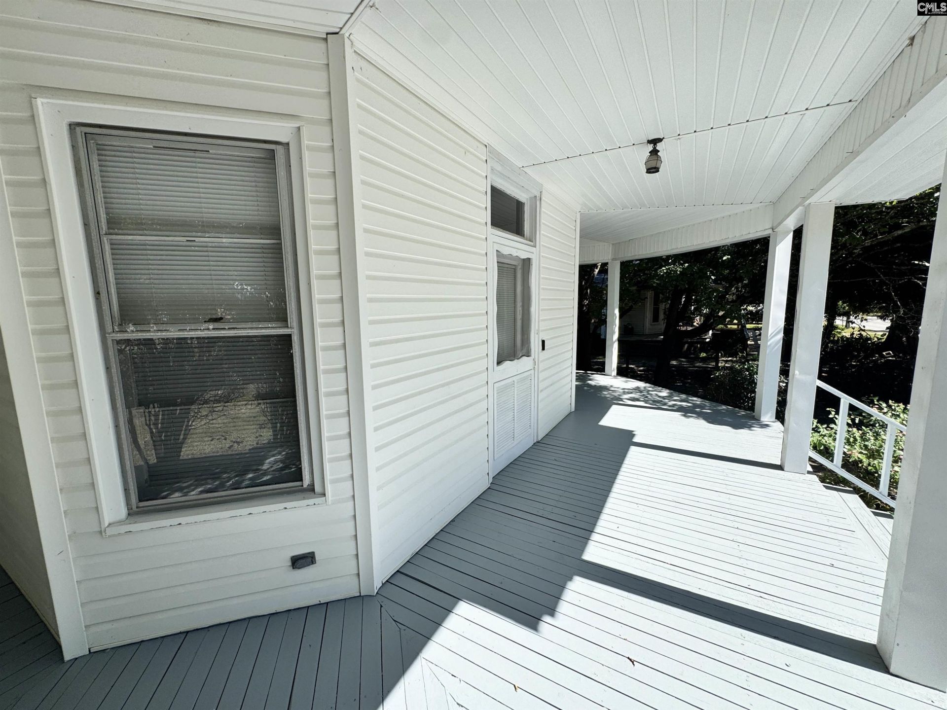 207 N Lee Street  Photo 5