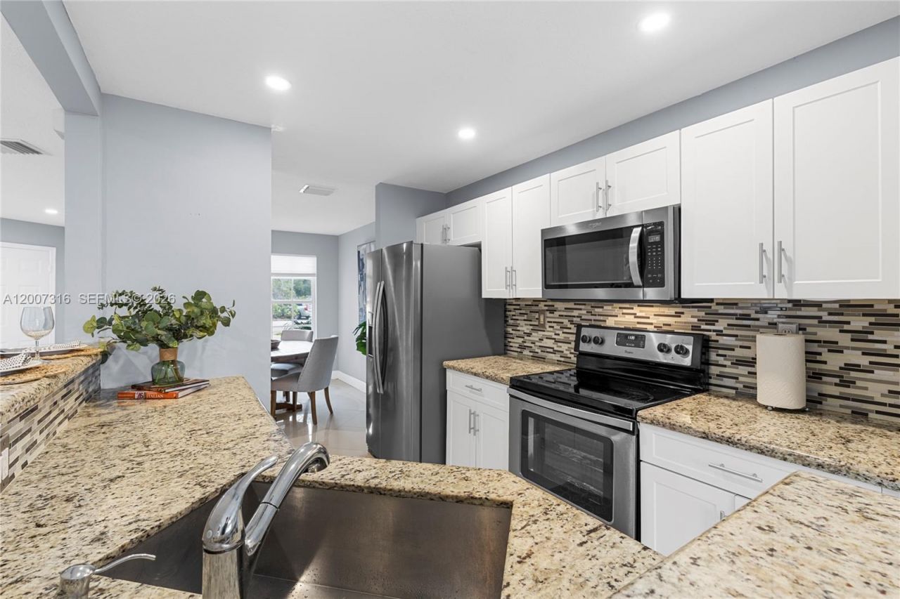 17086 NW 22nd St , Pembroke Pines, FL 33028 Photo