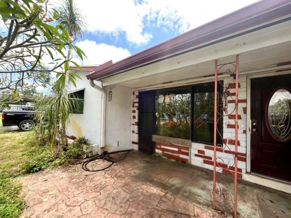 6720 Cody St , Hollywood, FL 33024