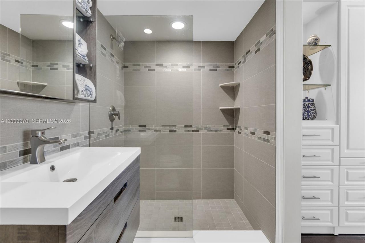 3100 NE 48th St , Unit PH6, Fort Lauderdale, FL 33308 Photo