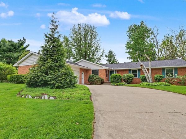 2207 Boudreau Circle, Urbana, IL 61801