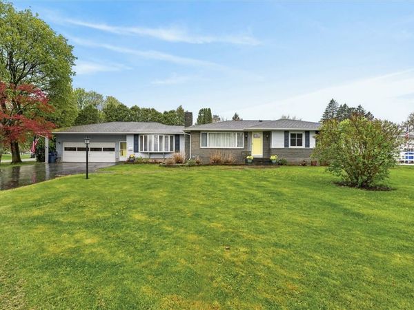 1 Sun Valley Drive , Rochester, NY 14606