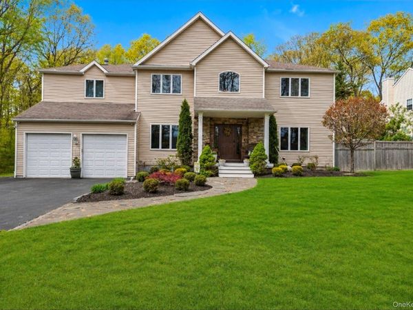 263 Old Commack Road, Kings Park, NY 11754