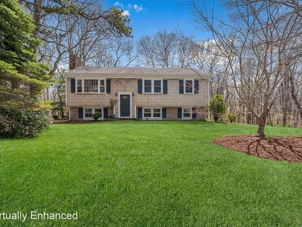 320 Braggs Ln, Barnstable, MA 02630