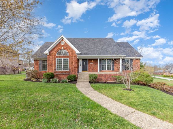 2600 Sunningdale Place E, La Grange, KY 40031
