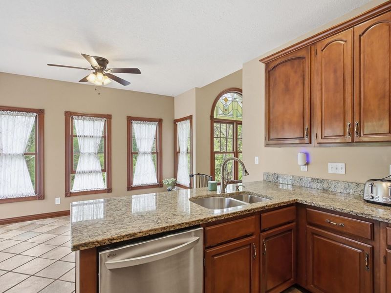 4185 Stone Bridge Drive, Springfield, OH 45504 Photo 11