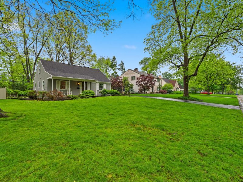2425 Dorset Road , Upper Arlington, OH 43221 Photo 2