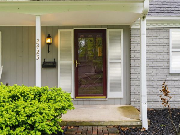 2425 Dorset Road , Upper Arlington, OH 43221