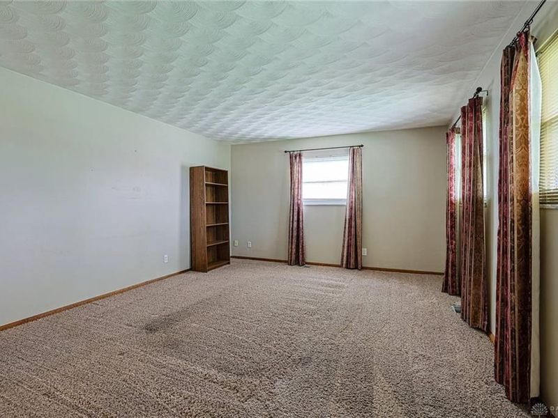 620 Bennert Drive, Vandalia, OH 45377 Photo 4