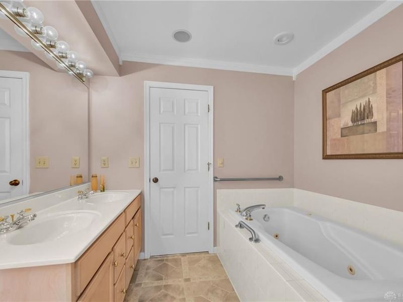 8288 White Hill Lane, West Chester, OH 45069 Photo 23