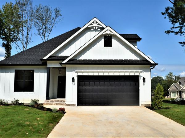 5032 Lakeside Lane NE, Cleveland, TN 37312