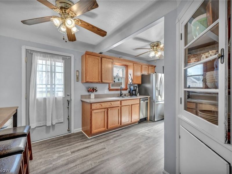 6133 W 54th Street, Parma, OH 44129 Photo 5