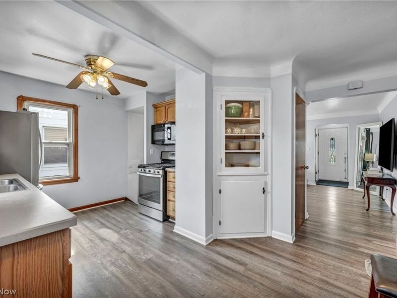 6133 W 54th Street, Parma, OH 44129 Photo 8