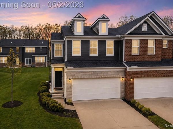 2832 Fairgrove Crescent Drive, Ann Arbor, MI 48108
