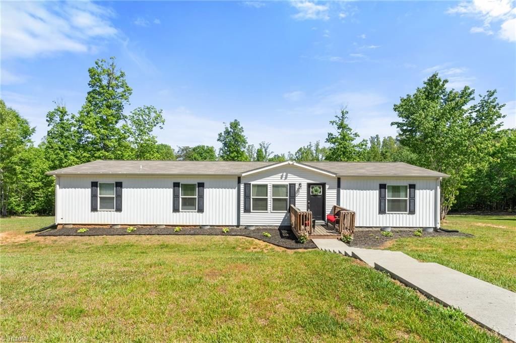 215 Lester Price Road, Stoneville, NC 27048 Main Photo