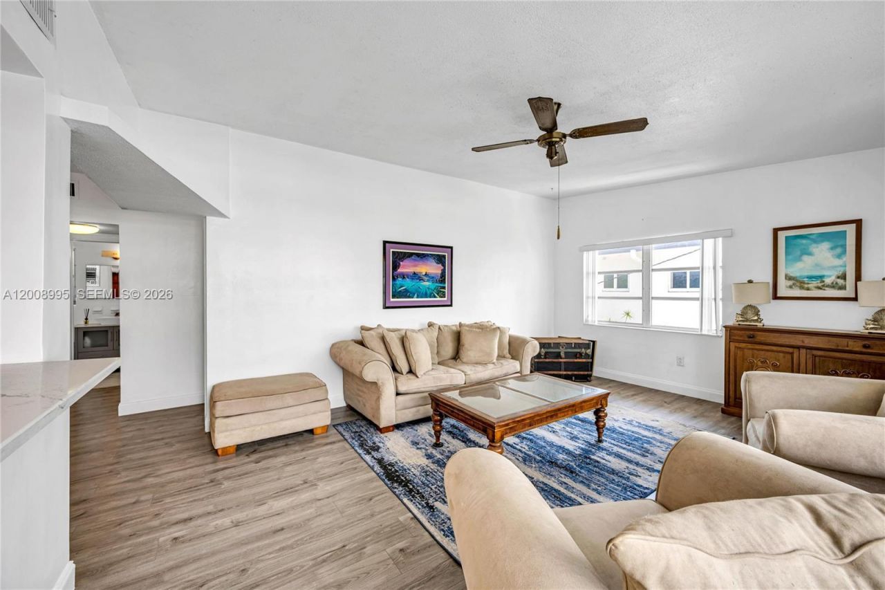 3721 NE 170th St, Unit 2, North Miami Beach, FL 33160 Photo
