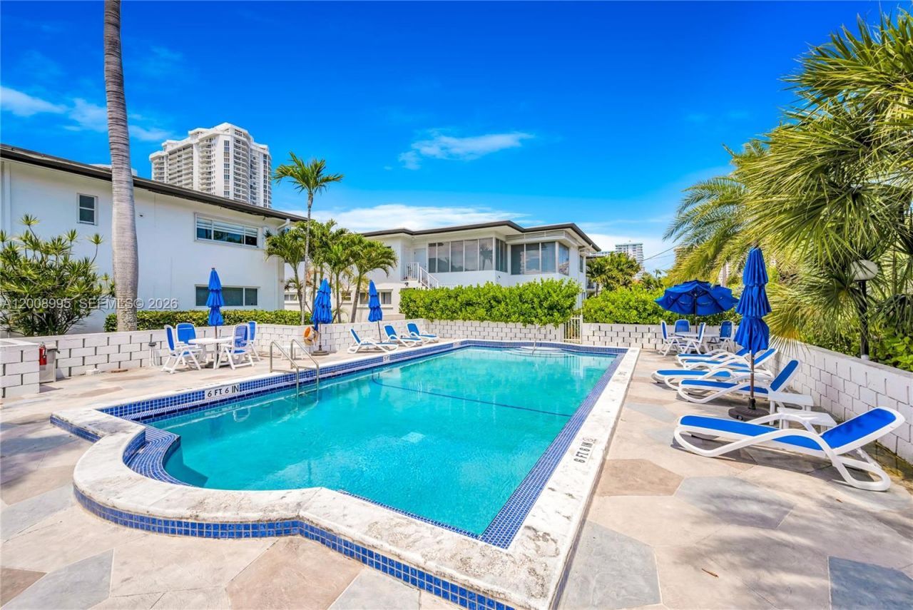 3721 NE 170th St, Unit 2, North Miami Beach, FL 33160 Photo