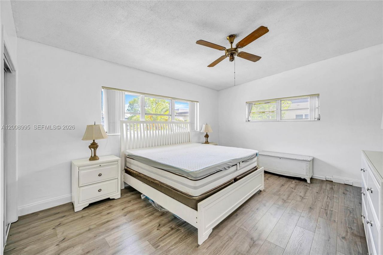 3721 NE 170th St, Unit 2, North Miami Beach, FL 33160 Photo