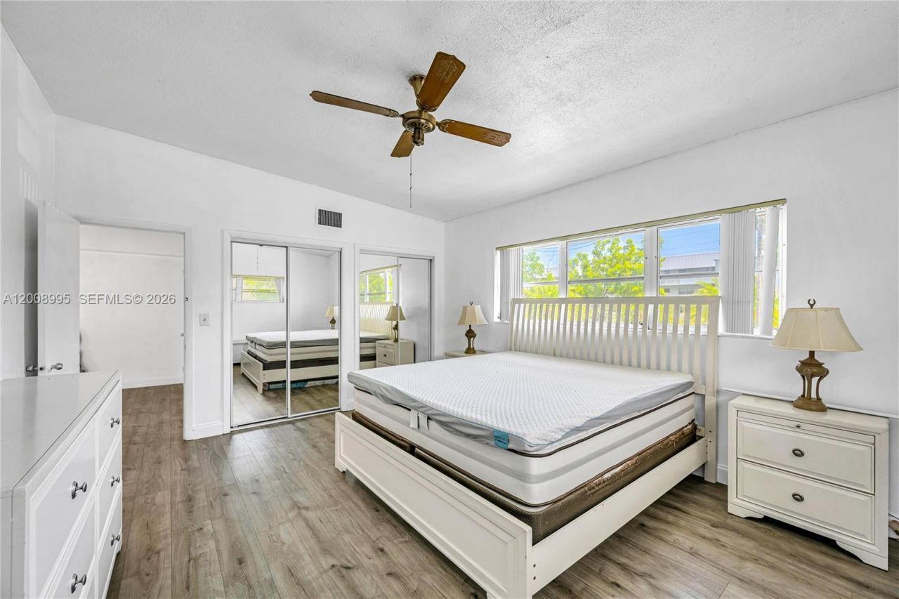 3721 NE 170th St, Unit 2, North Miami Beach, FL 33160 Photo