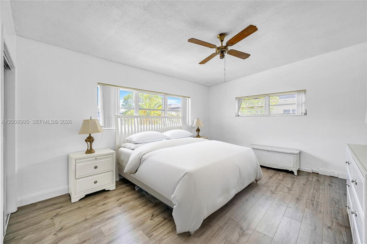 3721 NE 170th St, Unit 2, North Miami Beach, FL 33160 Photo