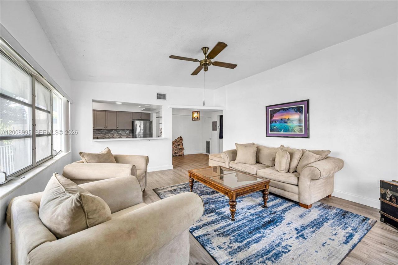3721 NE 170th St, Unit 2, North Miami Beach, FL 33160 Photo