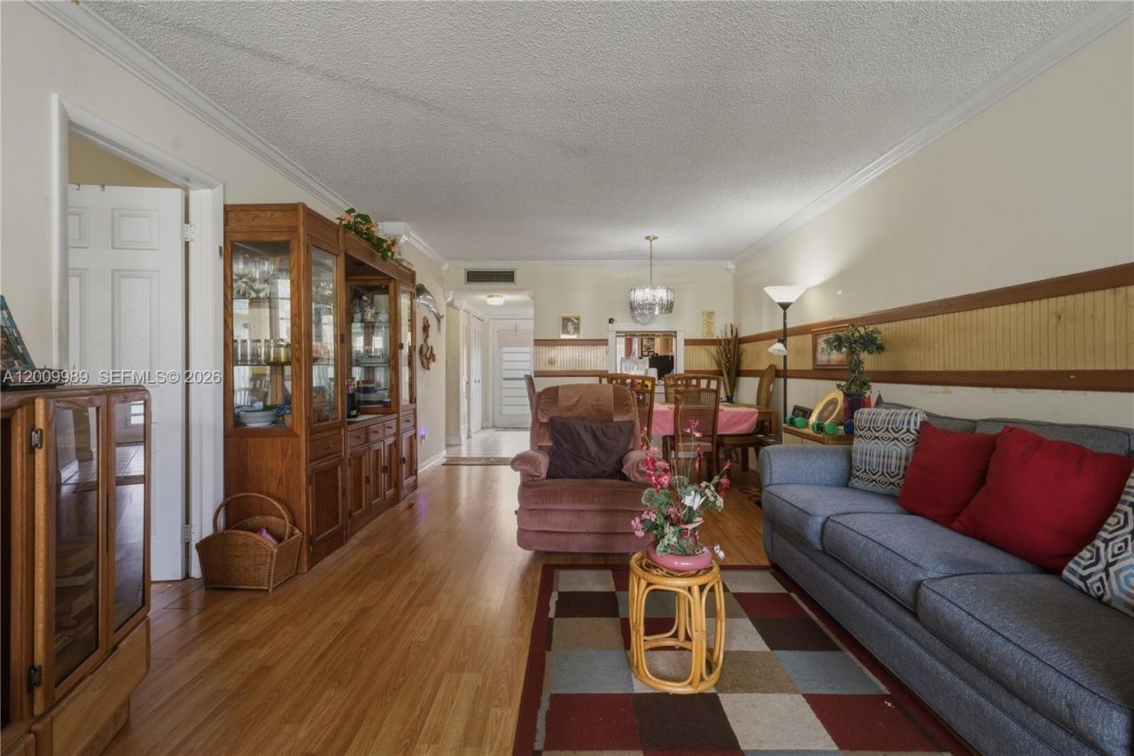 5961 NW 61st Ave , Unit 111, Tamarac, FL 33319 Photo