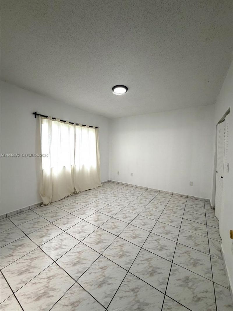 8019 Lake Dr, Unit 104, Doral, FL 33166 Photo