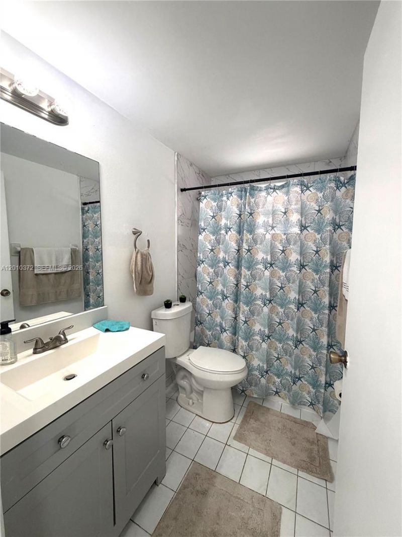 8019 Lake Dr, Unit 104, Doral, FL 33166 Photo